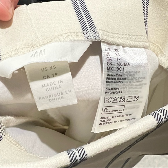 H&M wide legged bottoms Size XS - Picture 5 of 5